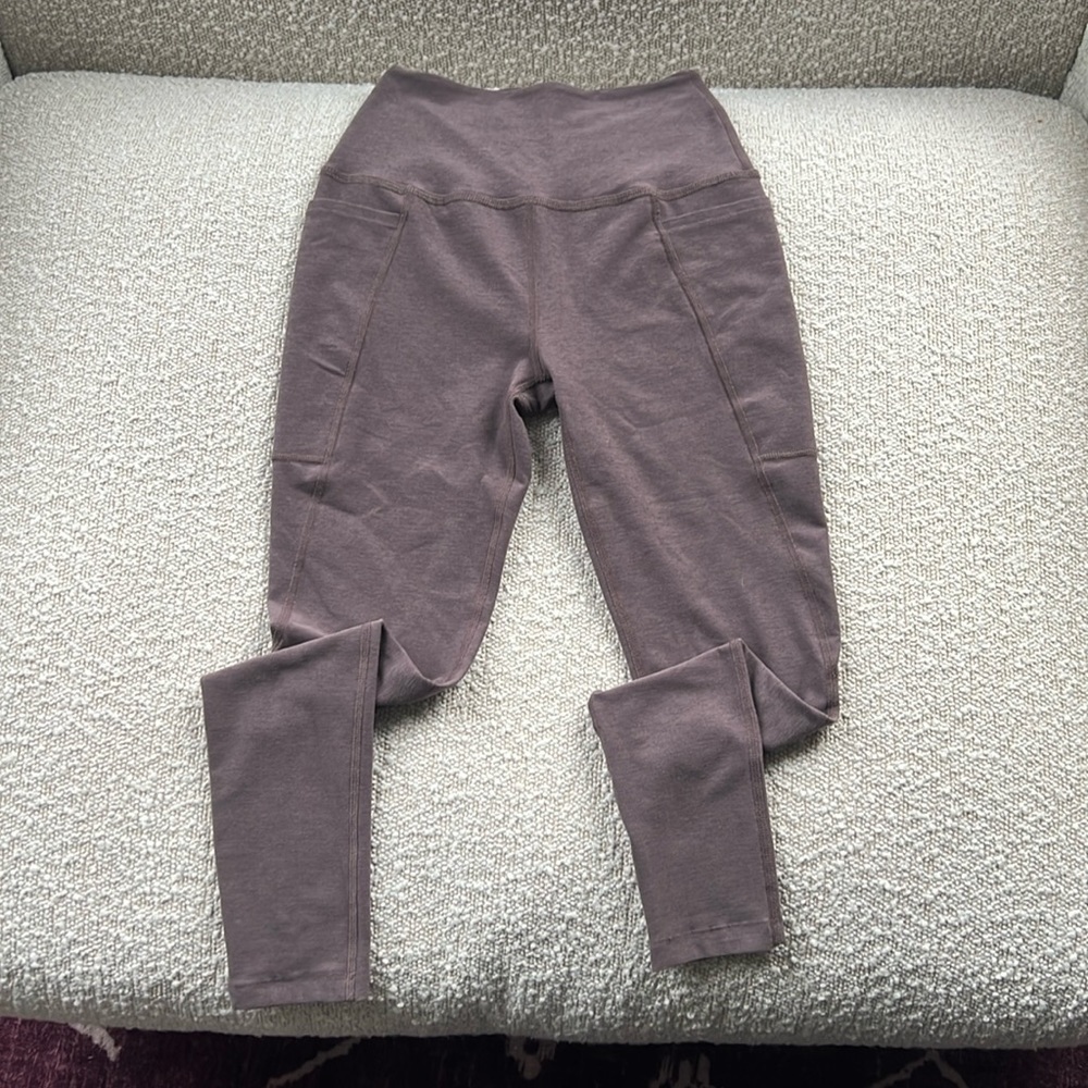 Beyond Yoga capri yoga pants.